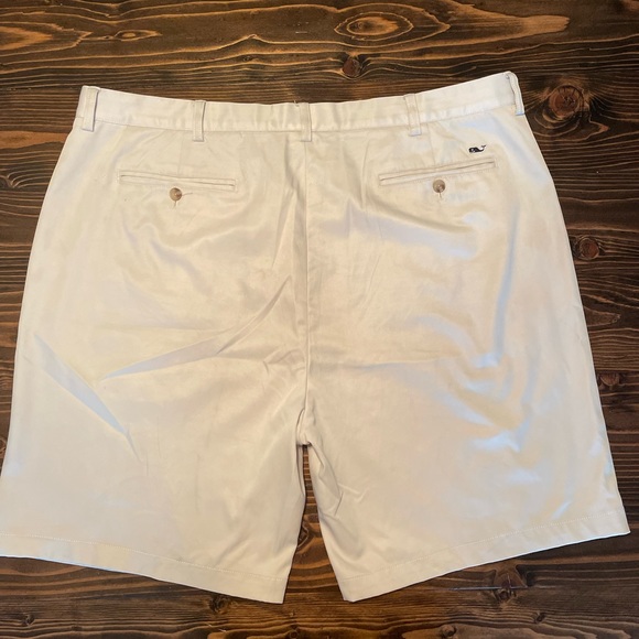 Vineyard Vines Links Shorts-42 - Picture 3 of 5